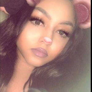 Meet your Posher, Kayla